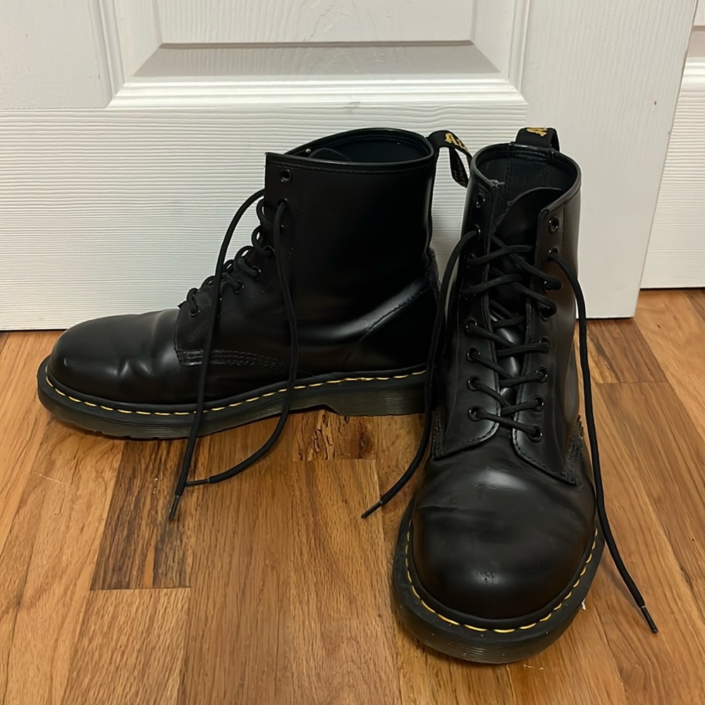 1460 Dr. Marten AirWare Boots